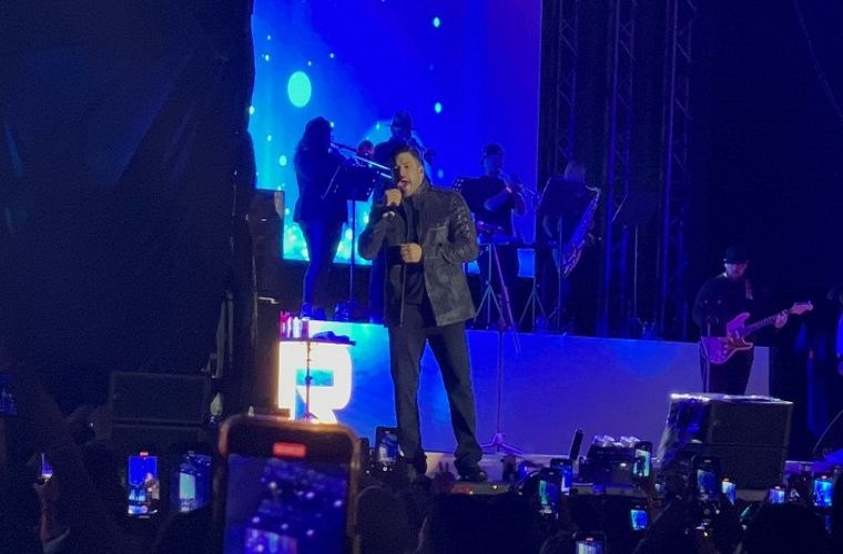 Jerry Rivera dio concierto en Caracas a pesar de la bronquitis