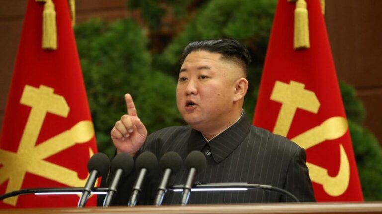 Kim Jong-un ordena fortalecer el potencial de defensa de Corea del Norte