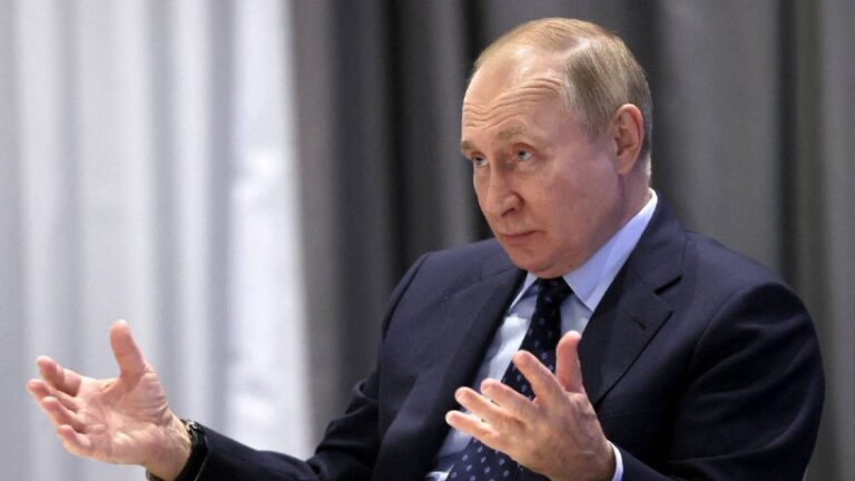 Vladimir Putin protesta por las crecientes entregas de armas a Ucrania