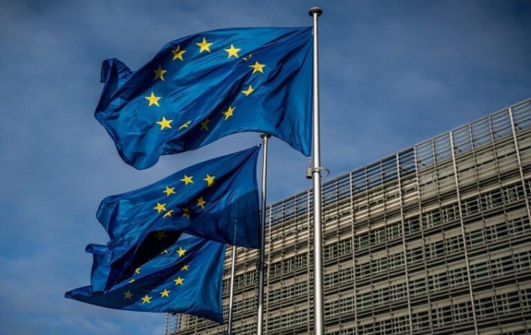 UE firma ayuda de 18.000 millones de euros a Ucrania en 2023