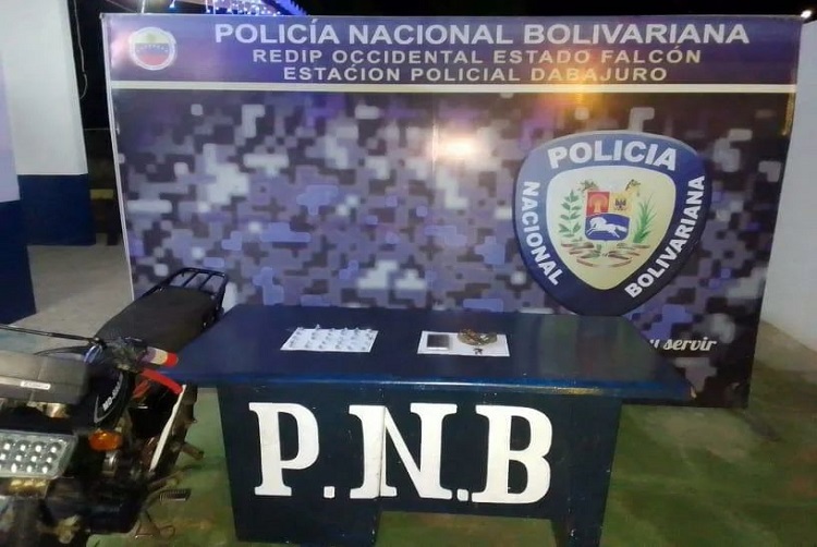 PNB aprehende a dos distribuidores de droga en Capatárida