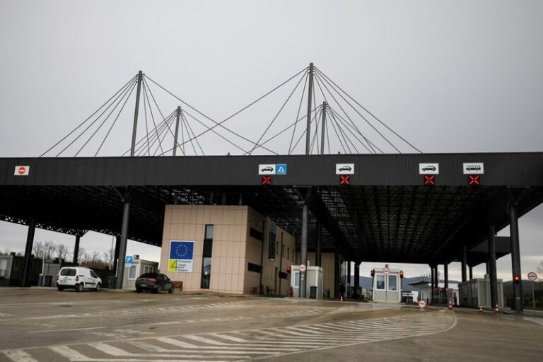 Reabren todos los pasos fronterizos entre Kosovo y Serbia