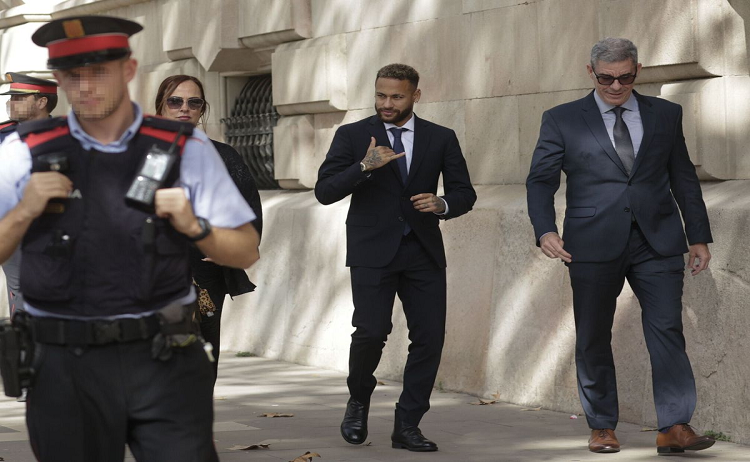 Corte española absuelve a Neymar en su juicio por fraude