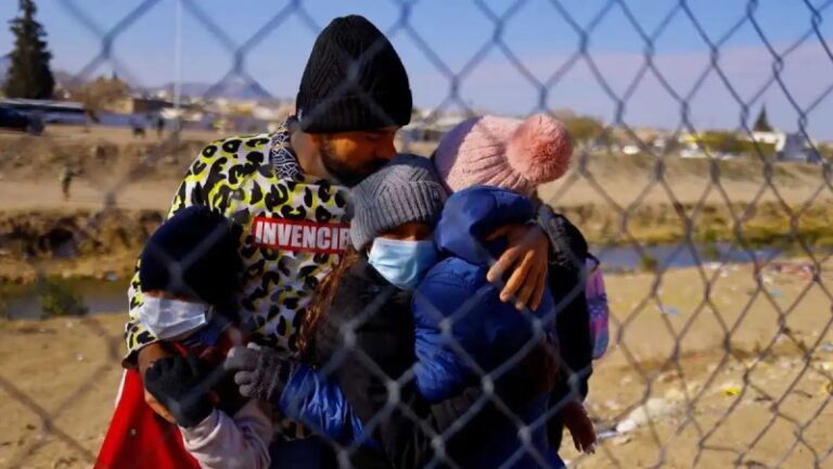 La Corte Suprema de EEUU mantiene la expulsión rápida de migrantes