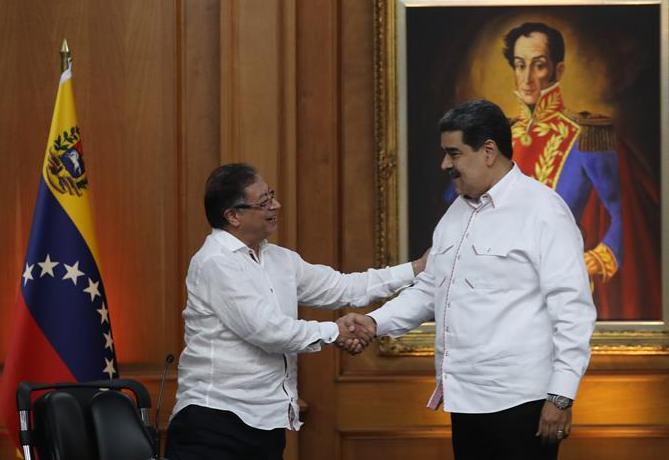 Presidente Petro se reunirá  con Maduro en visita sorpresa a Caracas