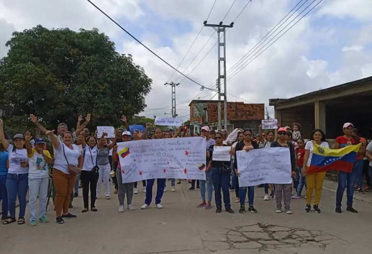 Gremio educativo protestó en Yaracal por segundo día seguido 