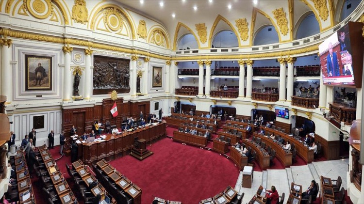 Congreso peruano busca consenso para adelantar elecciones al 2023