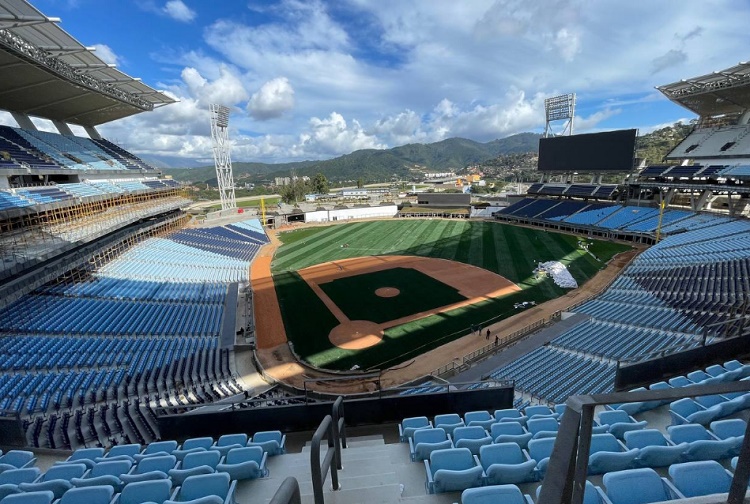 Avanzan trabajos del estadio de béisbol en La Rinconada