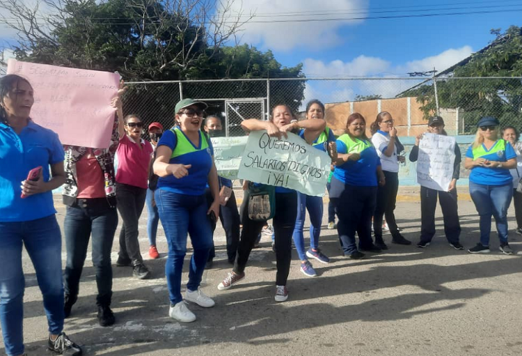 Sin descanso| continúan las protestas del sector educativo en Punto Fijo