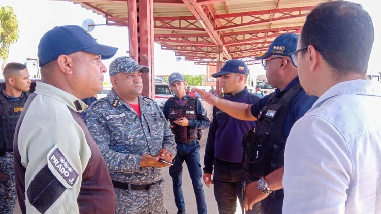 Activan operativo mixto de seguridad en terminal de pasajeros Polica Salas 