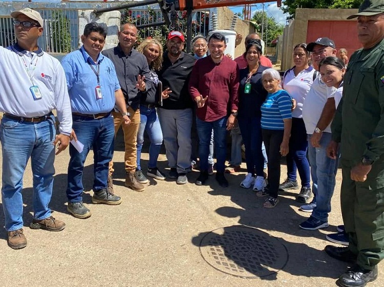 Alcaldía de Miranda y Corpoelec sustituyen transformadores en La Velita y Cruz Verde
