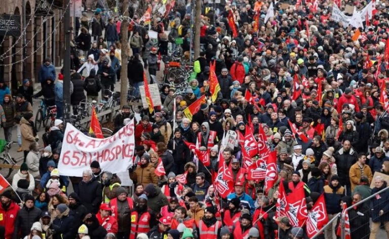 Se reportan masivas protestas contra reforma de pensiones en Francia