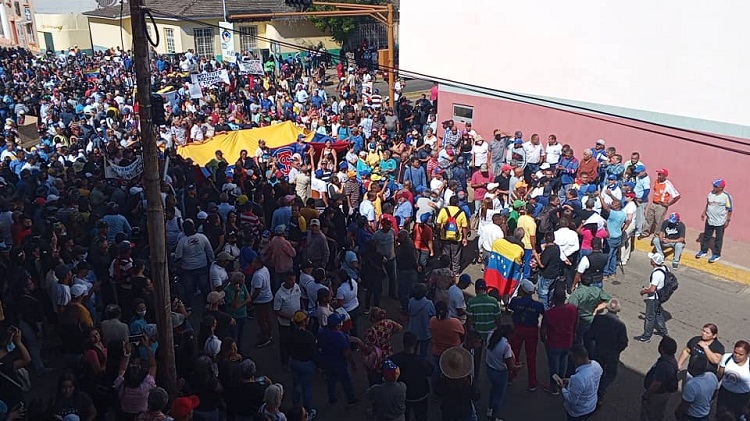 Educadores y gremios de Coro se pusieron del lado de la Venezuela que sufre 