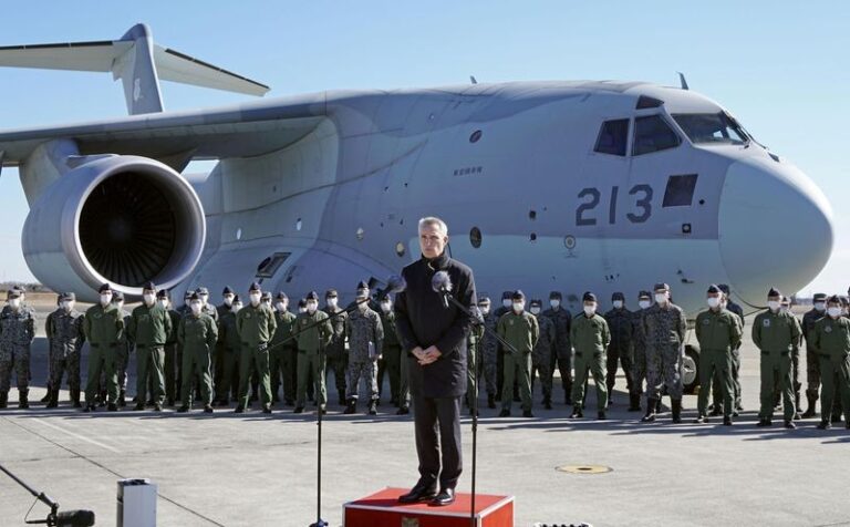 Japón y la OTAN prometen una respuesta «firme» a las amenazas de China y Rusia