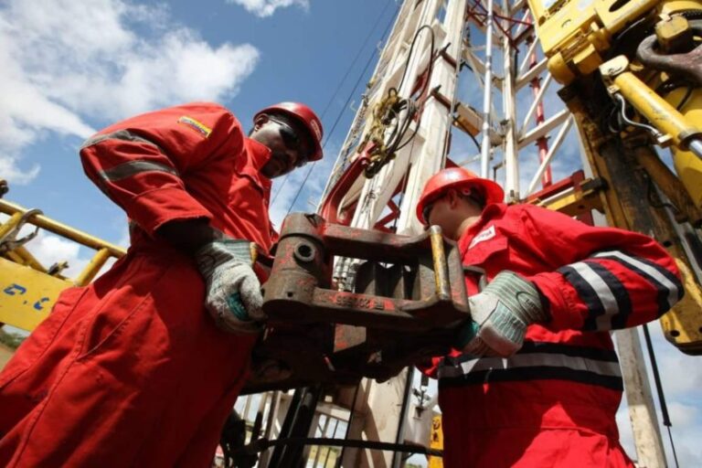 Manuel Páez: Los trabajadores petroleros están superando las barreras impuestas por el bloqueo