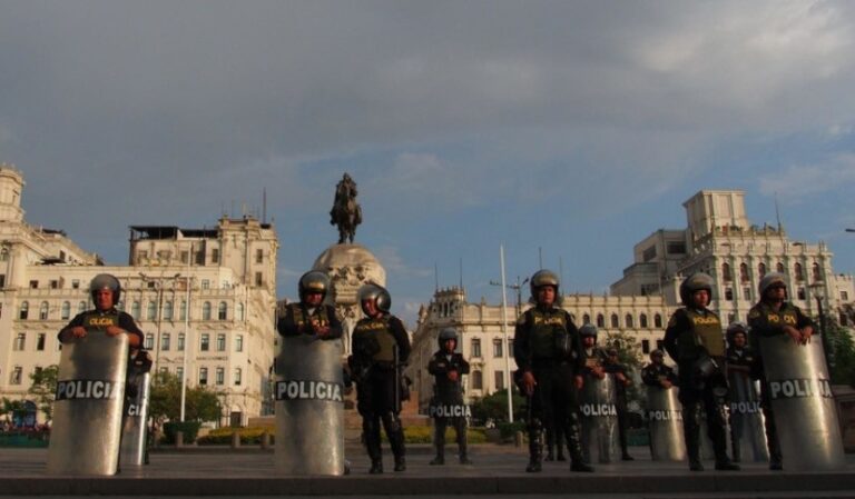 Boluarte despliega más de 10.000 policías para controlar la multitudinaria «Toma de Lima»