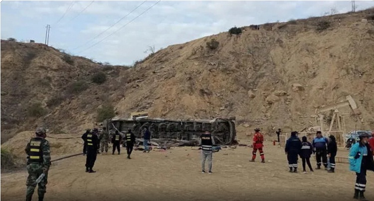 Perú| Bus cae al abismo y deja 24 muertos, la mayoría inmigrantes