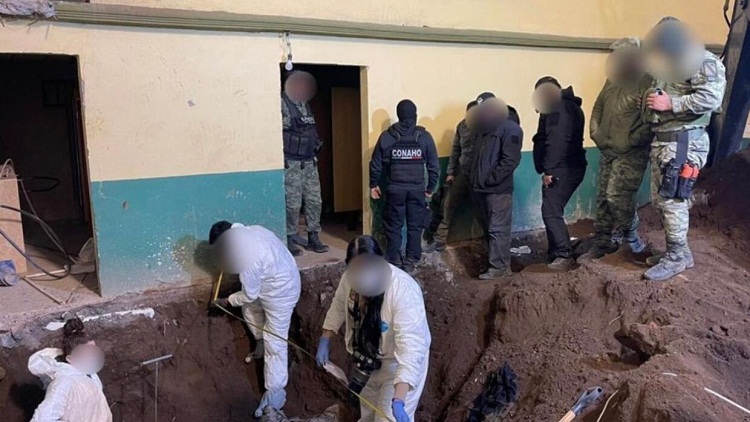 Hallan 10 cuerpos desmembrados debajo de salón de eventos en México