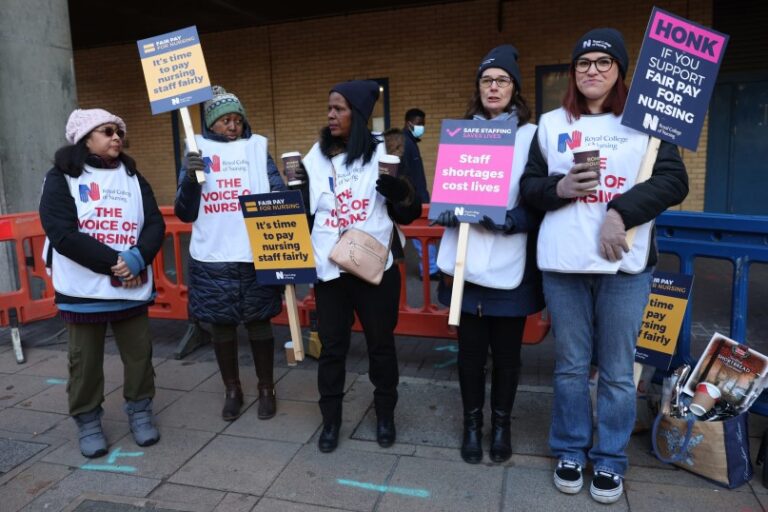 Enfermeras británicas van de nuevo a la huelga para pedir mejoras salariales
