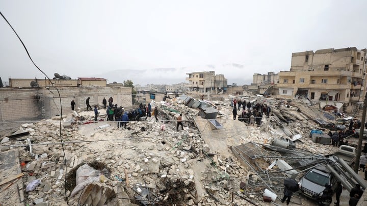 Terremoto en Turquía y Siria dejó al menos 1.500 muertos (+videos)