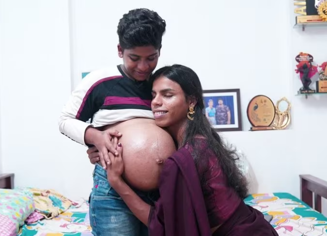 Nace primer bebé de una pareja trans en la India