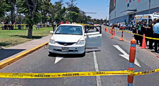 Sicarios asesinan a una familia en plena avenida de Lima