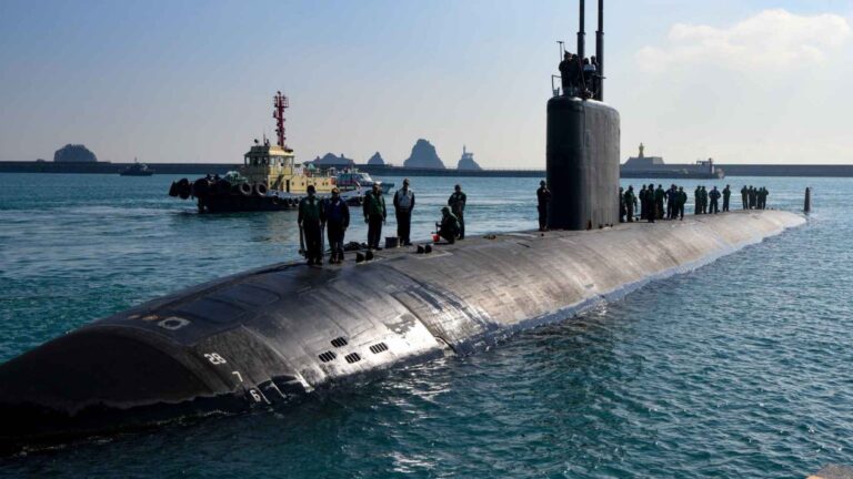 Un submarino nuclear de EEUU llegó a Corea del Sur tras los insistentes lanzamientos de misiles del régimen de Kim Jong-un