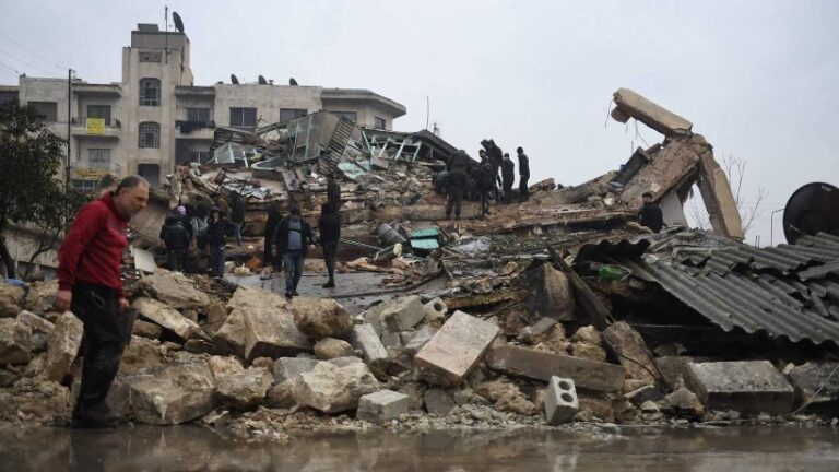 Las víctimas del terremoto en Turquía y Siria superan las 11.200 hasta ahora