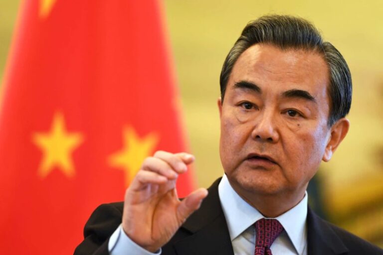 Pekín: EEUU debe trabajar con China para mejorar relaciones