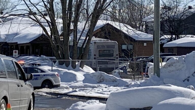 Un autobús chocó contra una guardería en Canadá y dejó varios niños gravemente heridos