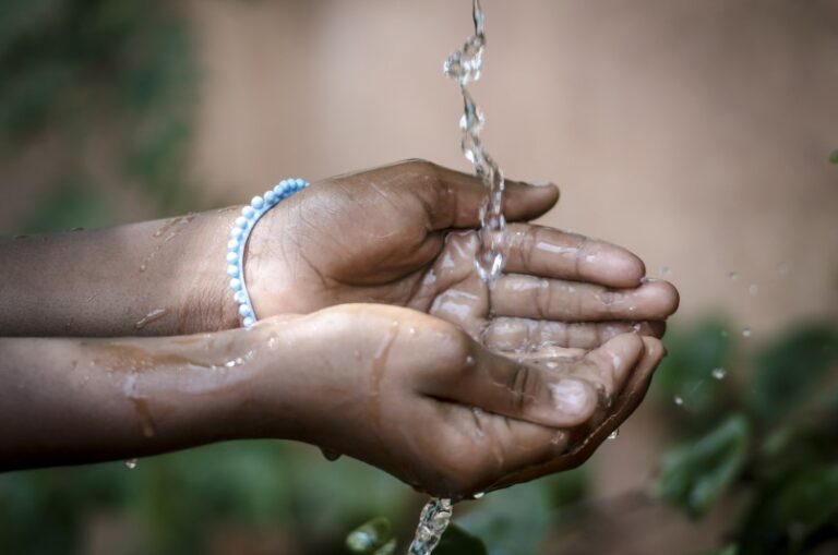 Un tercio de los escolares del mundo carecen de acceso a agua potable, según la Unesco