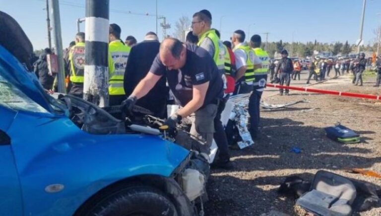 Al menos dos muertos, incluyendo un niño, deja un atentado con auto en Jerusalén
