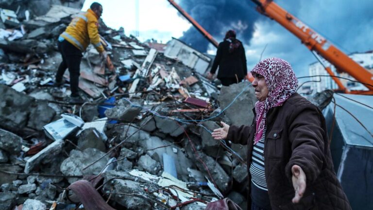 Asciende a más de 28.000 muertos por terremoto en Turquía y Siria