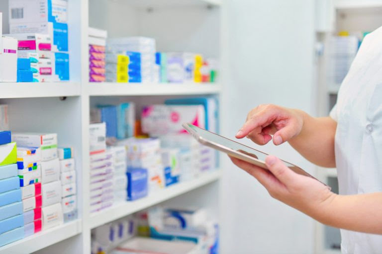 Advierten sobre proliferación de farmacias que incumplen leyes sanitarias