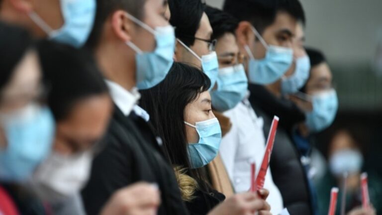 Hong Kong suprime una de las últimas exigencias de uso de mascarilla en el mundo