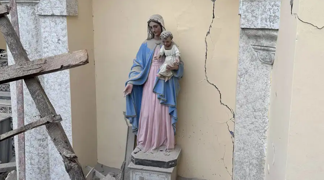 Imagen de la Virgen María queda intacta en desplome de catedral en Turquía