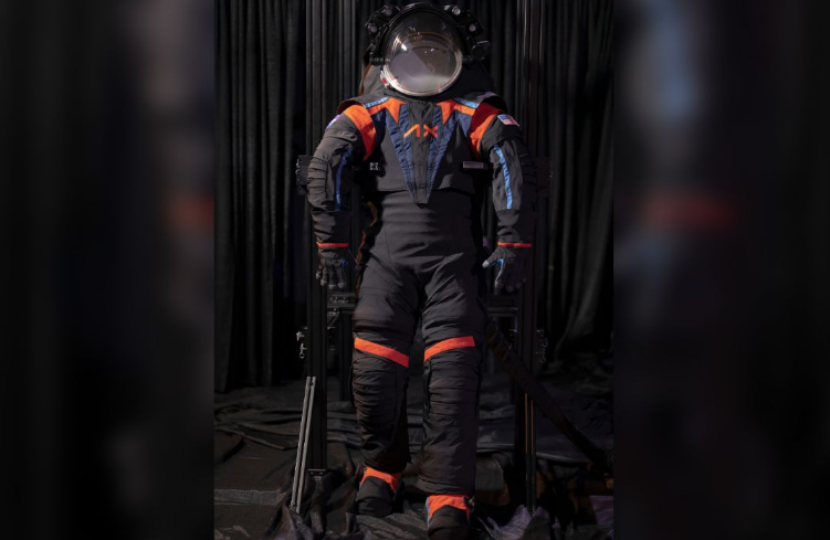 NASA reveló el traje que llevará la mujer que pisará la Luna