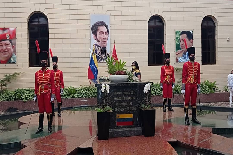Daniel Ortega y Luis Arce llegan a Venezuela para rendir homenaje a la memoria de Chávez