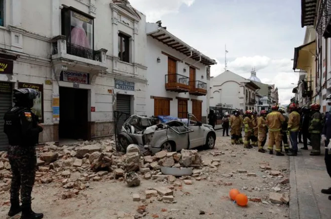Cuatro muertos dejó fuerte sismo en Ecuador