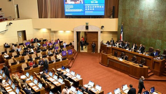 Senado de Chile aprueba reducir la jornada laboral a 40 horas semanales