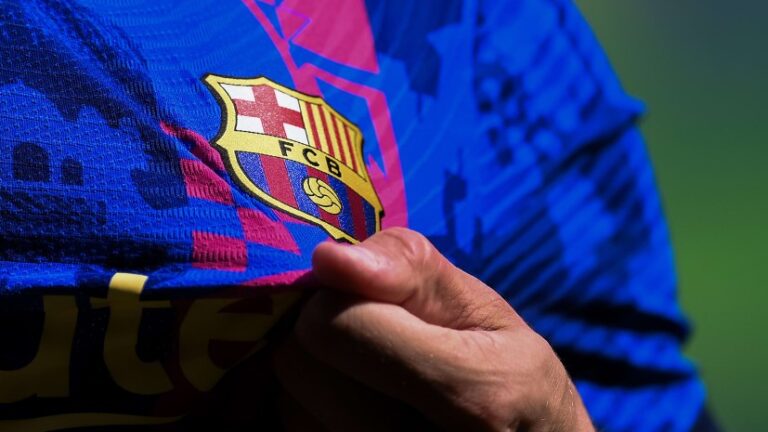 Admiten denuncia contra el Barça por pagar más de 7 millones de euros al vicepresidente de los árbitros