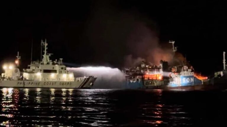 Mueren al menos 31 personas en incendio de un ferry en Filipinas
