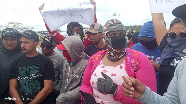 Video| Continúa la protesta por falta de diesel y paralización de actividades en el puerto de Zazárida
