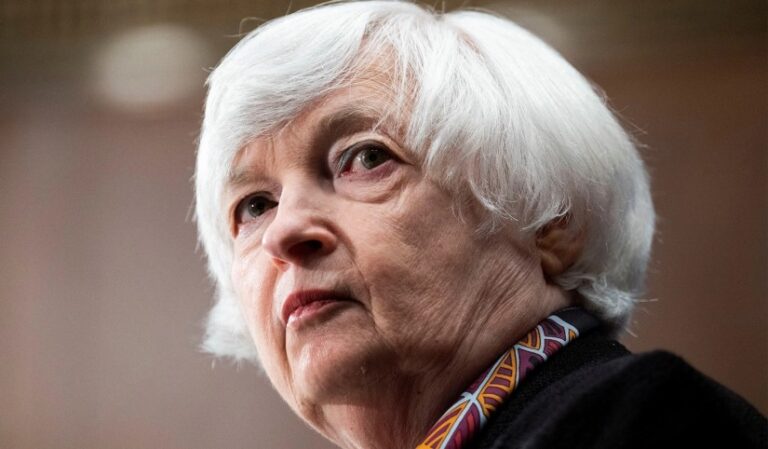 El sistema bancario «sigue sólido», asegura la secretaria del Tesoro de EEUU