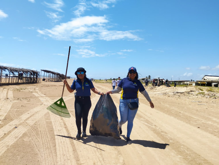 Plan de saneamiento ambiental llegó a playas de Buchuaco