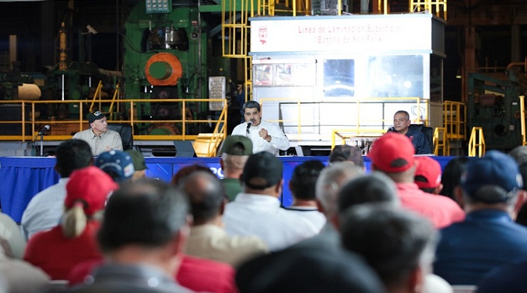 Maduro pide a la clase obrera proteger el Sistema Eléctrico Nacional