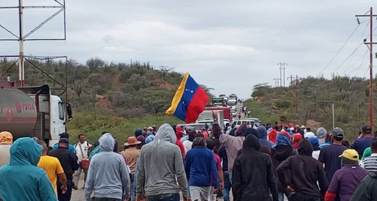 Tras protestas, pescadores de Zazárida lograron respuestas sobre el combustible
