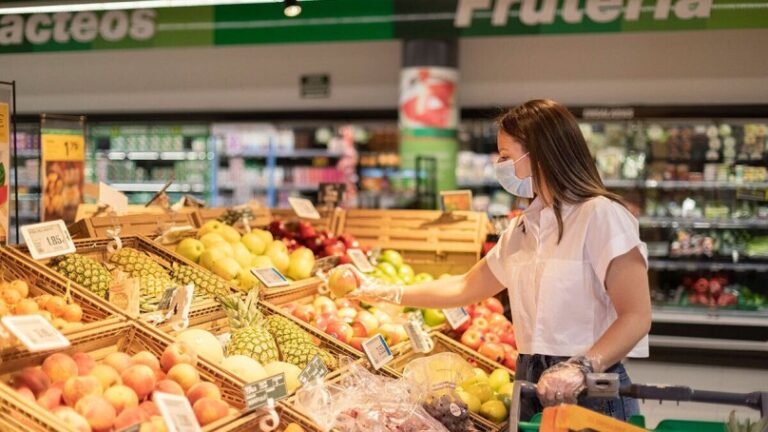 Los precios mundiales de los alimentos siguen a la baja, según la FAO