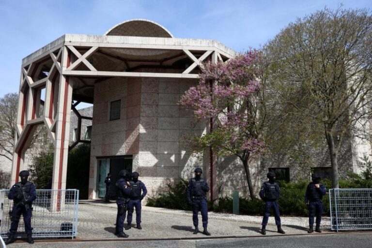 Al menos dos muertos deja un ataque en un centro musulmán en Lisboa