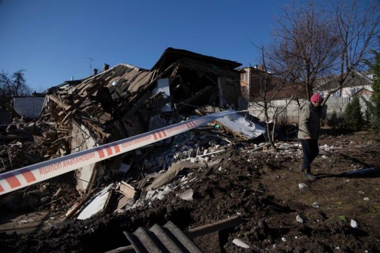 Rusia ataca con drones y misiles en Járkov